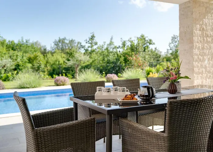 Willa Mihojka Malinska