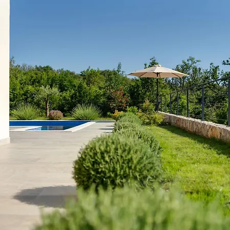 Mihojka مالينسكا