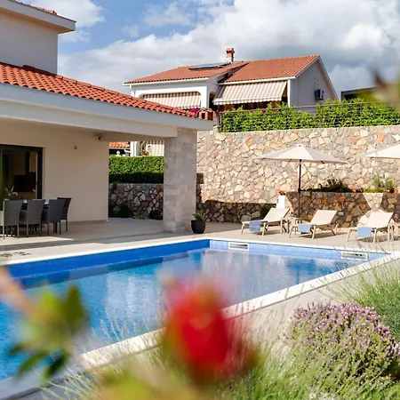 فيلة Mihojka مالينسكا